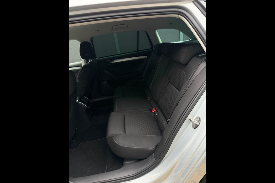 Škoda Superb Combi 1.5 TSI ACT Business Edition+ CarPlay Trekhaak