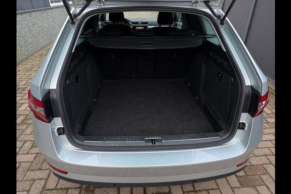 Škoda Superb Combi 1.5 TSI ACT Business Edition+ CarPlay Trekhaak