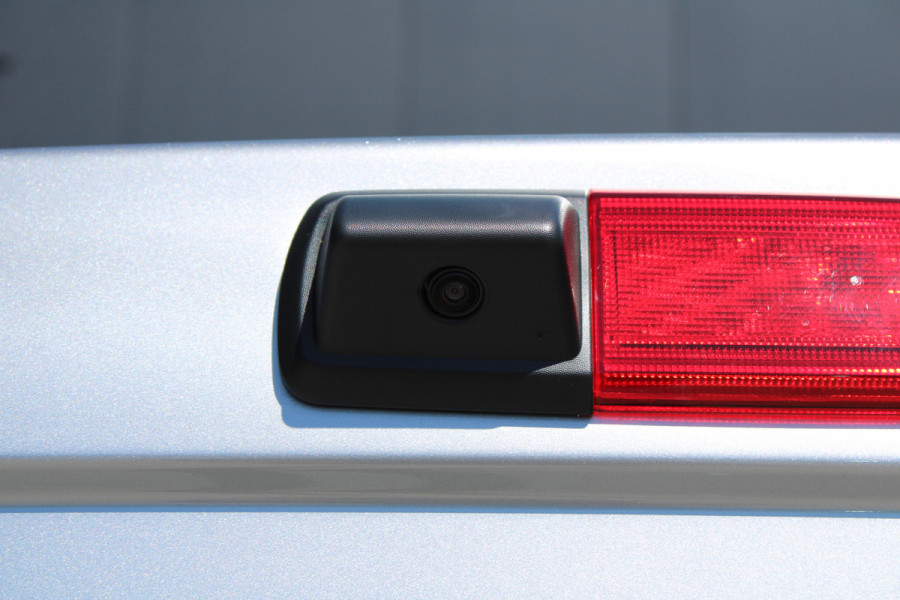 Renault Trafic 2.0 Blue dCi 170pk T29 L2H1 Extra DC - 2x Schuifdeur - Carplay - LED - Blind Spot - Navigatie - Camera - Trekhaak - Stoelverwarm