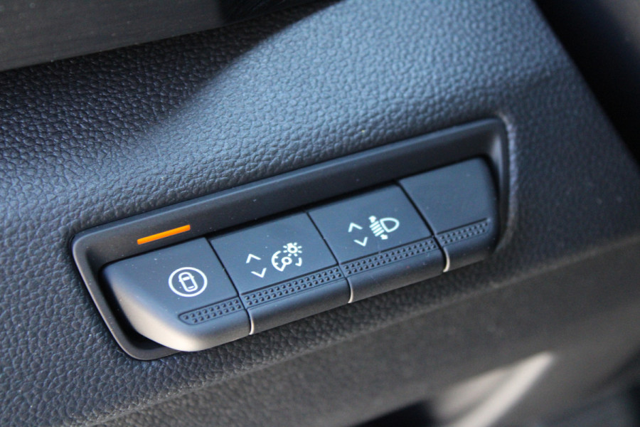 Renault Trafic 2.0 Blue dCi 170pk T29 L2H1 Extra DC - 2x Schuifdeur - Carplay - LED - Blind Spot - Navigatie - Camera - Trekhaak - Stoelverwarm