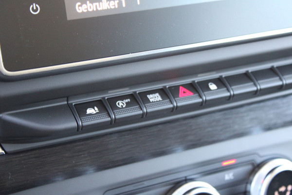 Renault Trafic 2.0 Blue dCi 170pk T29 L2H1 Extra DC - 2x Schuifdeur - Carplay - LED - Blind Spot - Navigatie - Camera - Trekhaak - Stoelverwarm