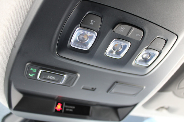 Renault Trafic 2.0 Blue dCi 170pk T29 L2H1 Extra DC - 2x Schuifdeur - Carplay - LED - Blind Spot - Navigatie - Camera - Trekhaak - Stoelverwarm