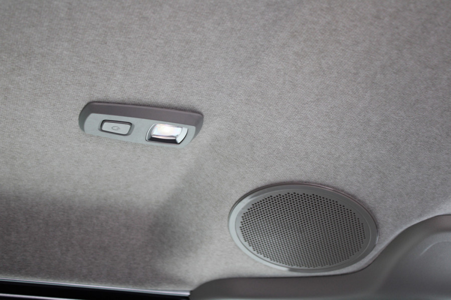 Renault Trafic 2.0 Blue dCi 170pk T29 L2H1 Extra DC - 2x Schuifdeur - Carplay - LED - Blind Spot - Navigatie - Camera - Trekhaak - Stoelverwarm