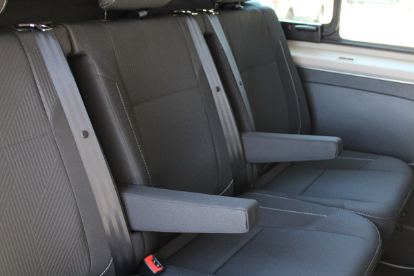 Renault Trafic 2.0 Blue dCi 170pk T29 L2H1 Extra DC - 2x Schuifdeur - Carplay - LED - Blind Spot - Navigatie - Camera - Trekhaak - Stoelverwarm