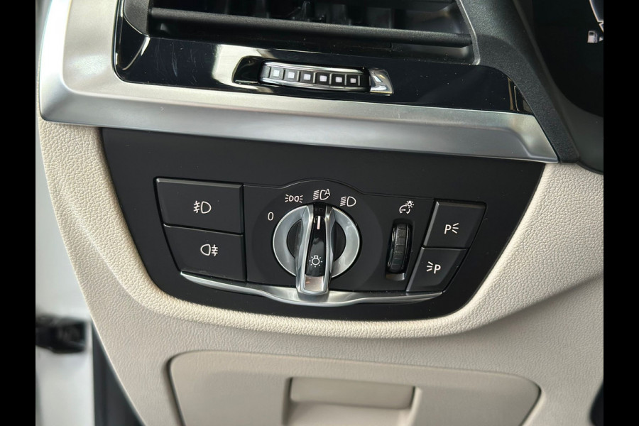 BMW X3 XDrive30i High Executive | Leder | HUD | Camera | Sportstoelen | Virtual Dash |Harman Kardon