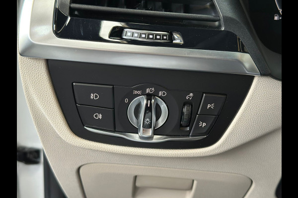 BMW X3 XDrive30i High Executive | Leder | HUD | Camera | Sportstoelen | Virtual Dash |Harman Kardon