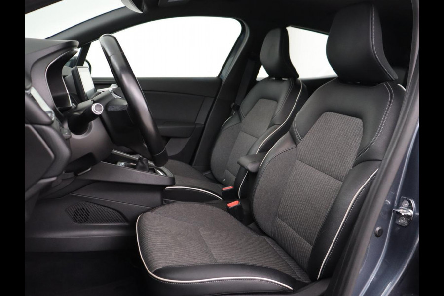 Renault Clio 1.0 TCe Intens | Stoelverwarming | Camera | Carplay | Half leder | Climate control | Full LED | Parkeerhulp | Cruise control | Keyless