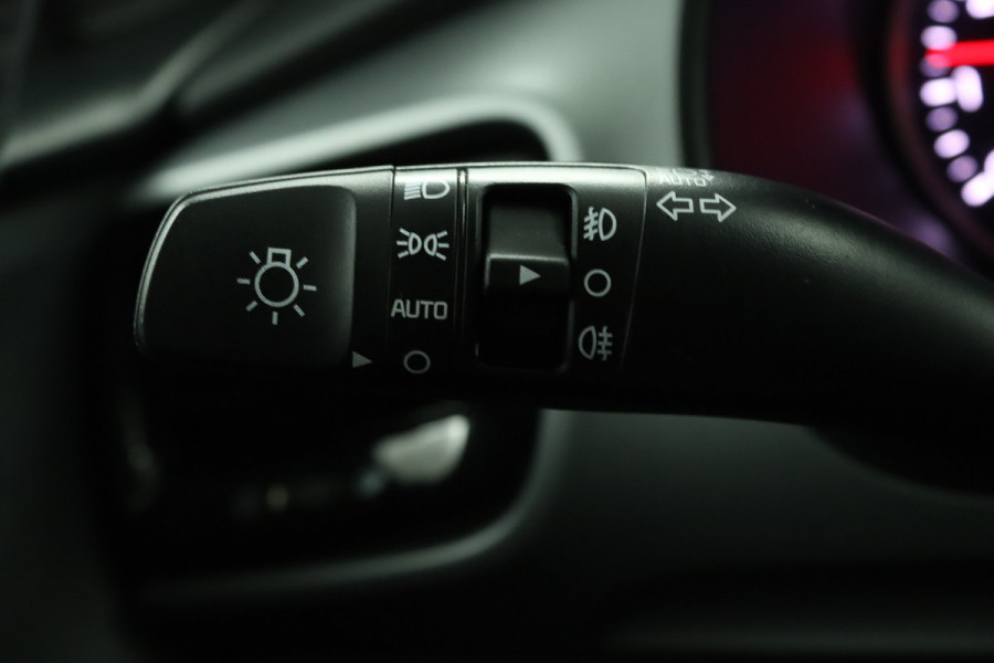 Kia Stonic 1.0 T-GDi DynamicLine - Cruise Control - Lichtmetalen Velgen - Navigatie - Apple/Android Carplay - Virena Zekerheidspakket €895,-