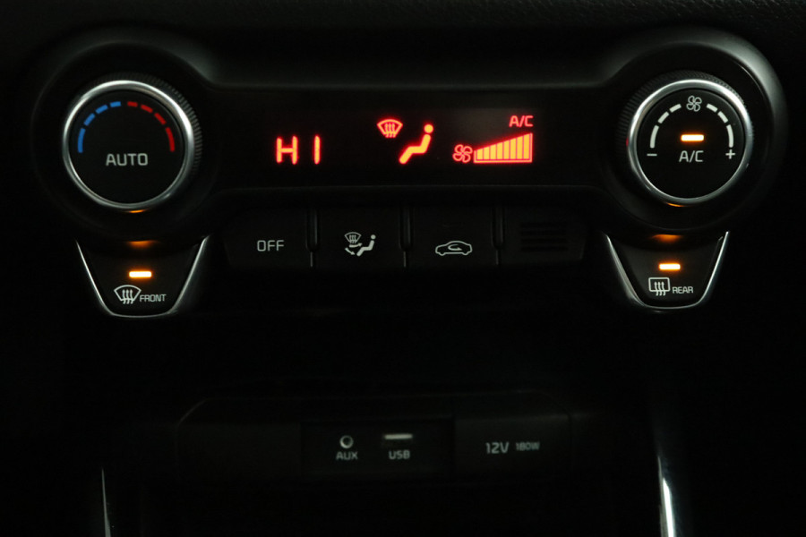 Kia Stonic 1.0 T-GDi DynamicLine - Cruise Control - Lichtmetalen Velgen - Navigatie - Apple/Android Carplay - Virena Zekerheidspakket €895,-