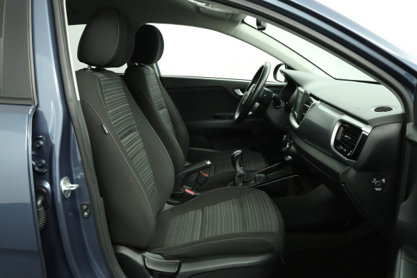 Kia Stonic 1.0 T-GDi DynamicLine - Cruise Control - Lichtmetalen Velgen - Navigatie - Apple/Android Carplay - Virena Zekerheidspakket €895,-