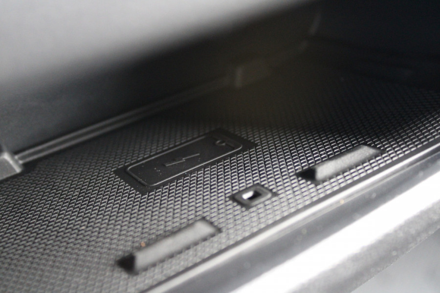 Renault Trafic 2.0 Blue dCi 170pk T29 L2H1 Extra DC - 2x Schuifdeur - Carplay - LED - Blind Spot - Navigatie - Camera - Trekhaak - Stoelverwarm