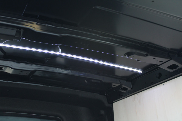 Renault Trafic 2.0 Blue dCi 170pk T29 L2H1 Extra DC - 2x Schuifdeur - Carplay - LED - Blind Spot - Navigatie - Camera - Trekhaak - Stoelverwarm