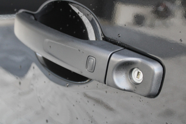 Renault Trafic 2.0 Blue dCi 170pk T29 L2H1 Extra DC - 2x Schuifdeur - Carplay - LED - Blind Spot - Navigatie - Camera - Trekhaak - Stoelverwarm