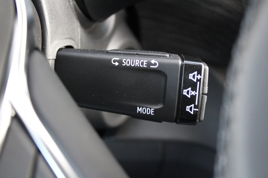 Renault Trafic 2.0 Blue dCi 170pk T29 L2H1 Extra DC - 2x Schuifdeur - Carplay - LED - Blind Spot - Navigatie - Camera - Trekhaak - Stoelverwarm