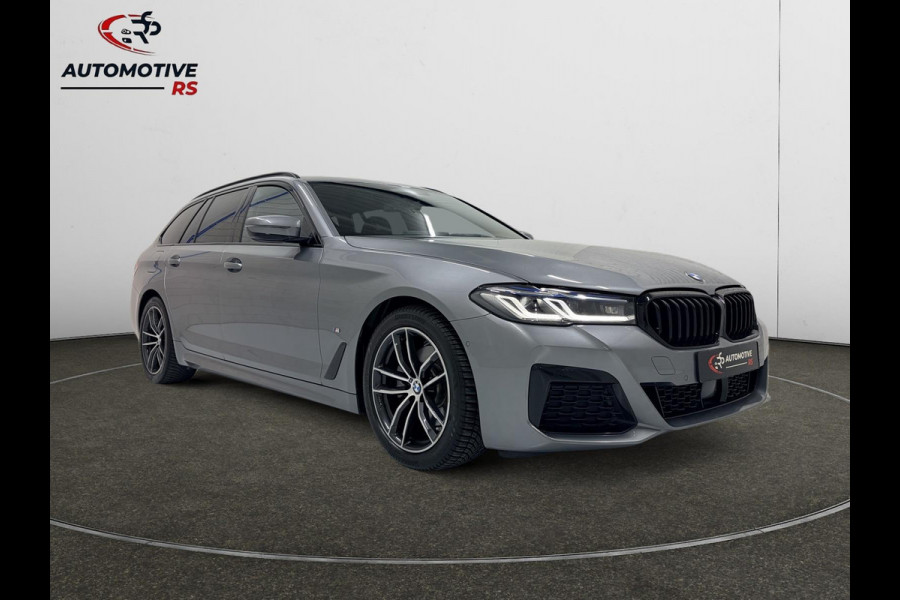 BMW 5 Serie Touring 520i Business Edition Plus M-pakket Hud Navi DAB Carplay Trekhaak Stoelverw. Memory Virtual Matrix ACC