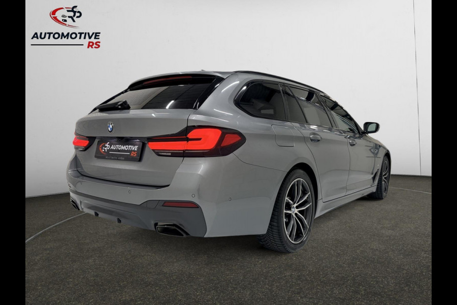 BMW 5 Serie Touring 520i Business Edition Plus M-pakket Hud Navi DAB Carplay Trekhaak Stoelverw. Memory Virtual Matrix ACC