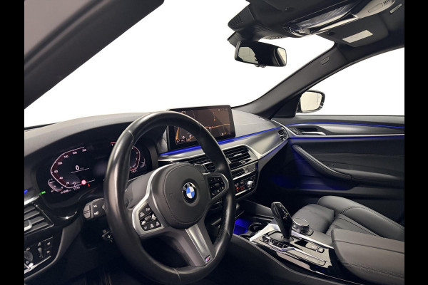 BMW 5 Serie Touring 520i Business Edition Plus M-pakket Hud Navi DAB Carplay Trekhaak Stoelverw. Memory Virtual Matrix ACC