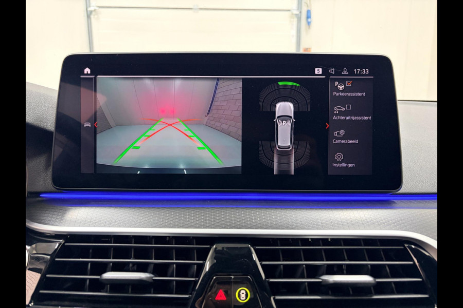 BMW 5 Serie Touring 520i Business Edition Plus M-pakket Hud Navi DAB Carplay Trekhaak Stoelverw. Memory Virtual Matrix ACC