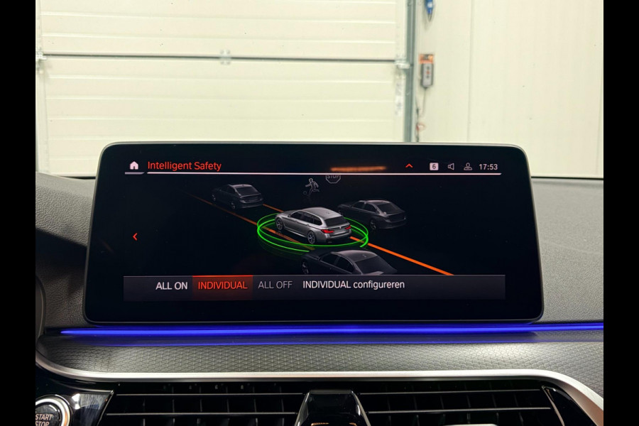BMW 5 Serie Touring 520i Business Edition Plus M-pakket Hud Navi DAB Carplay Trekhaak Stoelverw. Memory Virtual Matrix ACC