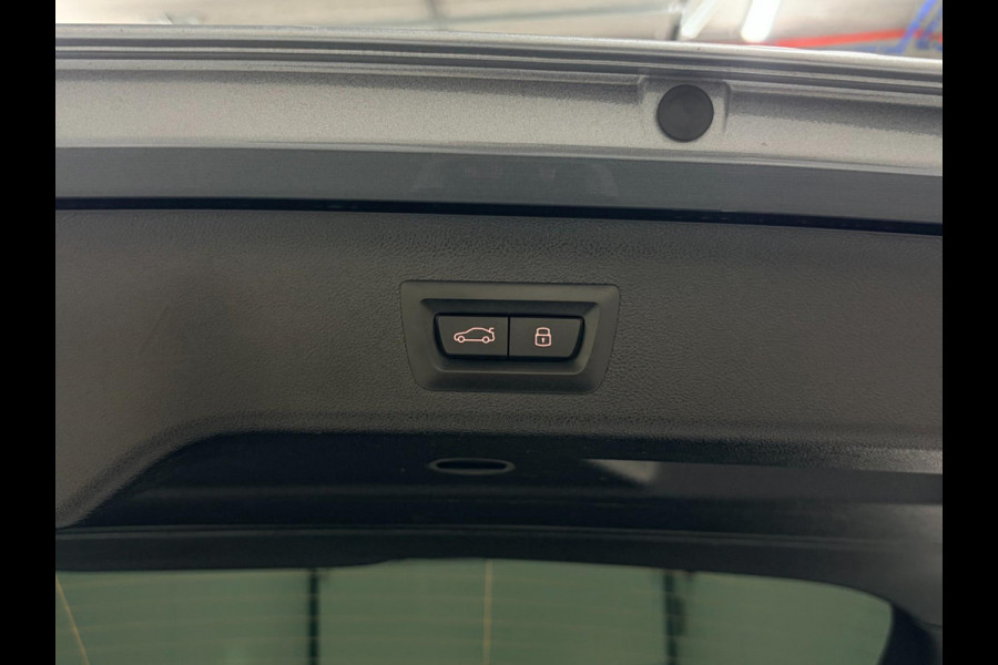 BMW 5 Serie Touring 520i Business Edition Plus M-pakket Hud Navi DAB Carplay Trekhaak Stoelverw. Memory Virtual Matrix ACC
