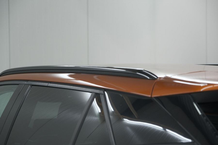 Peugeot e-2008 EV Allure Pack 50 kWh | 3 Fase Laadfunctie | Parkeersensoren | Apple Carplay | Climate Control