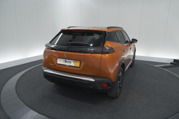Peugeot e-2008 EV Allure Pack 50 kWh | 3 Fase Laadfunctie | Parkeersensoren | Apple Carplay | Climate Control