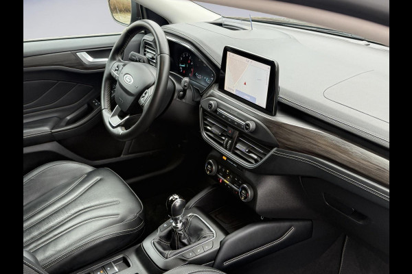 Ford FOCUS Wagon 1.5 EcoBoost 182 pk Vignale,achteruitrijcamera headup display,18 inch, leder,stoelverwarming