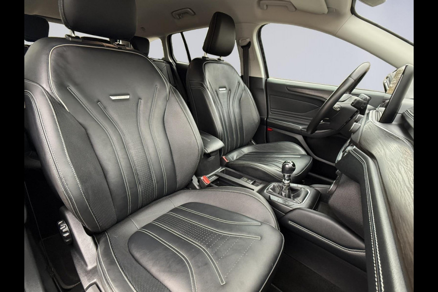 Ford FOCUS Wagon 1.5 EcoBoost 182 pk Vignale,achteruitrijcamera headup display,18 inch, leder,stoelverwarming
