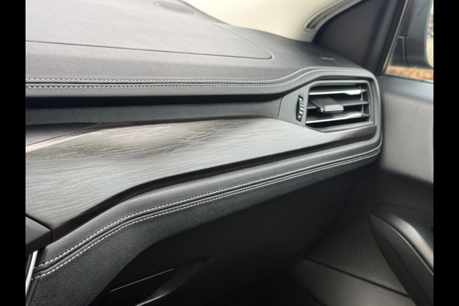 Ford FOCUS Wagon 1.5 EcoBoost 182 pk Vignale,achteruitrijcamera headup display,18 inch, leder,stoelverwarming