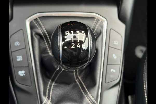 Ford FOCUS Wagon 1.5 EcoBoost 182 pk Vignale,achteruitrijcamera headup display,18 inch, leder,stoelverwarming