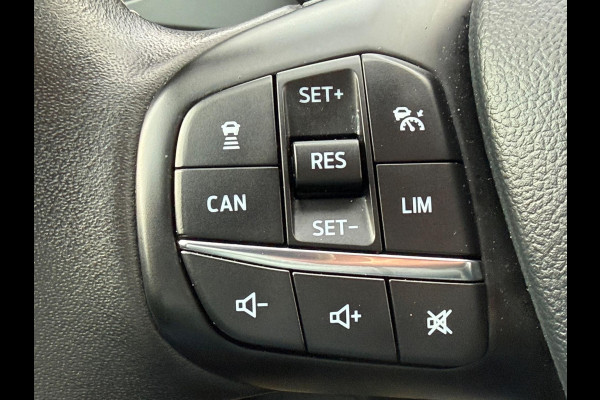 Ford FOCUS Wagon 1.5 EcoBoost 182 pk Vignale,achteruitrijcamera headup display,18 inch, leder,stoelverwarming