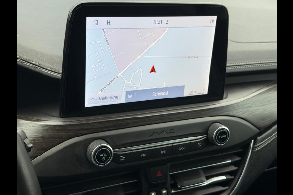 Ford FOCUS Wagon 1.5 EcoBoost 182 pk Vignale,achteruitrijcamera headup display,18 inch, leder,stoelverwarming