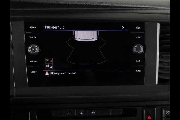 Volkswagen Transporter 2.0 TDI L2H1 28 Comfortline 110PK | Navigatie | Multifunctioneel stuurwiel | Trekhaak | Inrichting |