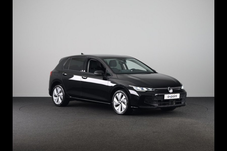 Volkswagen Golf 1.5 eHybrid Life Edition 204 pk Automaat (DSG) | Verlengde garantie | Navigatie via App | Parkeersensoren (Park assist) | Achteruitrijcamera | Stoelverwarming |