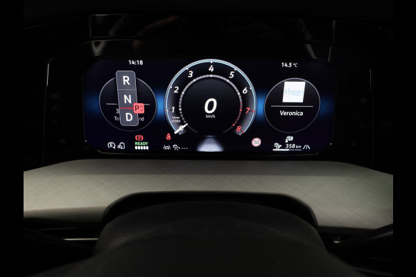 Volkswagen Golf 1.5 eHybrid Life Edition 204 pk Automaat (DSG) | Verlengde garantie | Navigatie via App | Parkeersensoren (Park assist) | Achteruitrijcamera | Stoelverwarming |