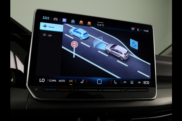 Volkswagen Golf 1.5 eHybrid Life Edition 204 pk Automaat (DSG) | Verlengde garantie | Navigatie via App | Parkeersensoren (Park assist) | Achteruitrijcamera | Stoelverwarming |