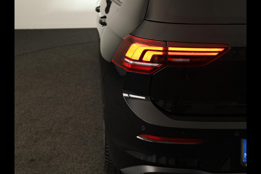 Volkswagen Golf 1.5 eHybrid Life Edition 204 pk Automaat (DSG) | Verlengde garantie | Navigatie via App | Parkeersensoren (Park assist) | Achteruitrijcamera | Stoelverwarming |