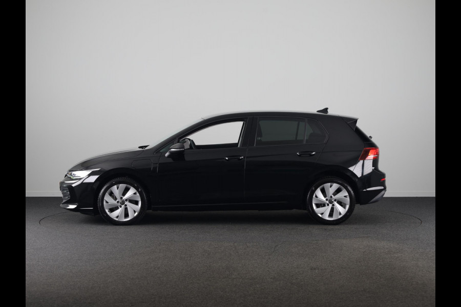 Volkswagen Golf 1.5 eHybrid Life Edition 204 pk Automaat (DSG) | Verlengde garantie | Navigatie via App | Parkeersensoren (Park assist) | Achteruitrijcamera | Stoelverwarming |