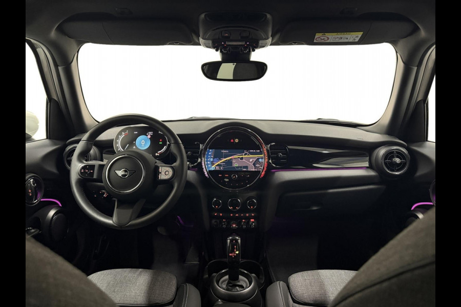 MINI Mini 1.5 Cooper Navi Leer Camera PDC Carplay Keyless Go & Entry LM velgen Zwarte hemel Stoelverw. Sportstoelen LED BTW auto!