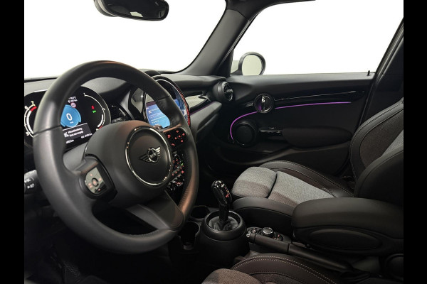MINI Mini 1.5 Cooper Navi Leer Camera PDC Carplay Keyless Go & Entry LM velgen Zwarte hemel Stoelverw. Sportstoelen LED BTW auto!