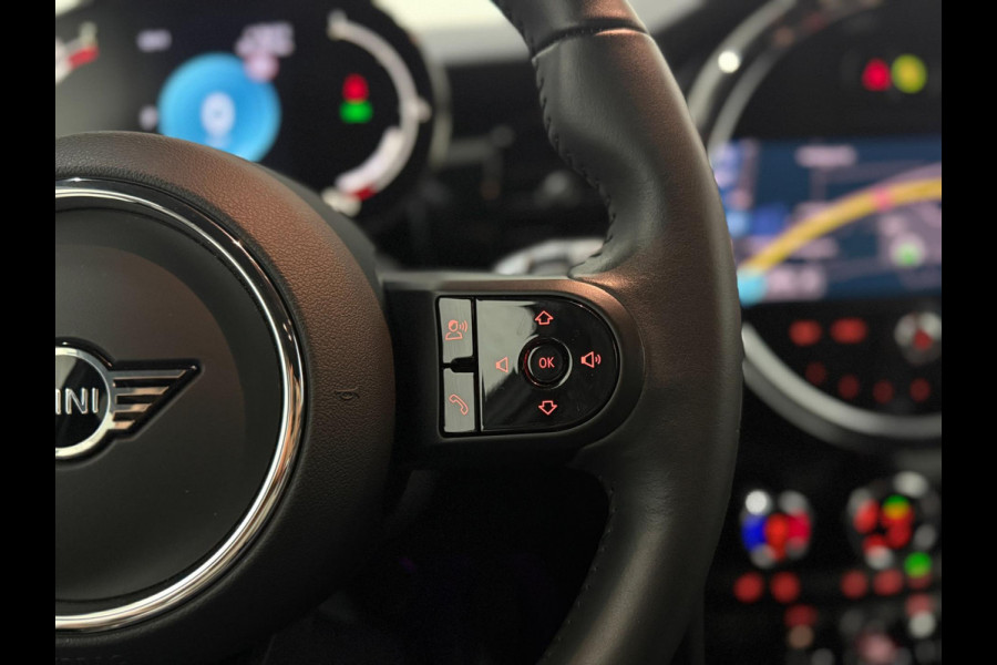 MINI Mini 1.5 Cooper Navi Leer Camera PDC Carplay Keyless Go & Entry LM velgen Zwarte hemel Stoelverw. Sportstoelen LED BTW auto!