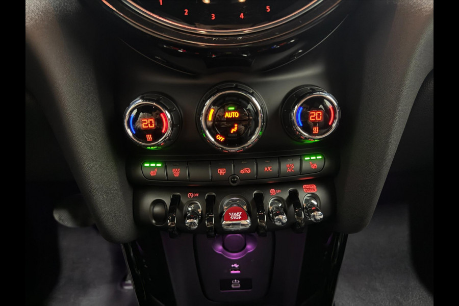 MINI Mini 1.5 Cooper Navi Leer Camera PDC Carplay Keyless Go & Entry LM velgen Zwarte hemel Stoelverw. Sportstoelen LED BTW auto!