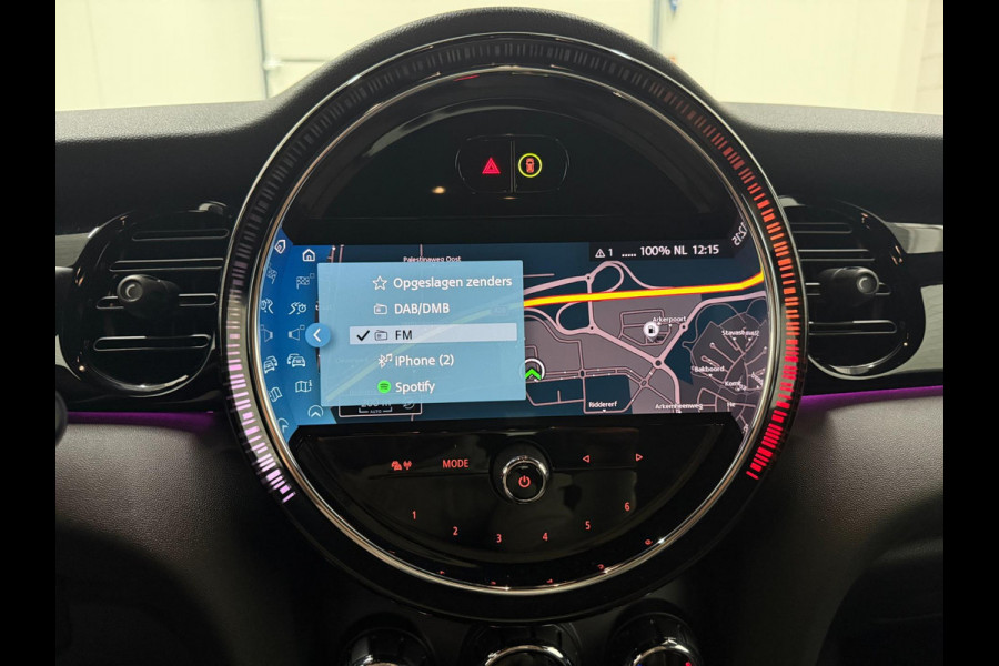 MINI Mini 1.5 Cooper Navi Leer Camera PDC Carplay Keyless Go & Entry LM velgen Zwarte hemel Stoelverw. Sportstoelen LED BTW auto!