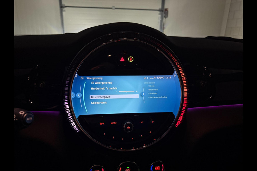 MINI Mini 1.5 Cooper Navi Leer Camera PDC Carplay Keyless Go & Entry LM velgen Zwarte hemel Stoelverw. Sportstoelen LED BTW auto!