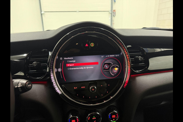MINI Mini 1.5 Cooper Navi Leer Camera PDC Carplay Keyless Go & Entry LM velgen Zwarte hemel Stoelverw. Sportstoelen LED BTW auto!