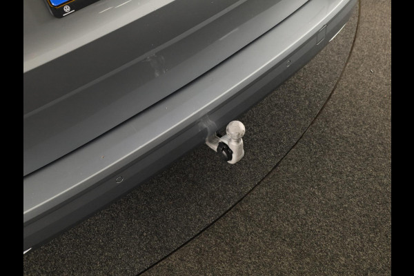 Volkswagen Multivan 1.5 eHybrid L2 Bulli Edition 4Motion 245 PK PHEV | Verlengde garantie | Trekhaak wegklapbaar | Navigatie | Camera | Stoelverwarming |