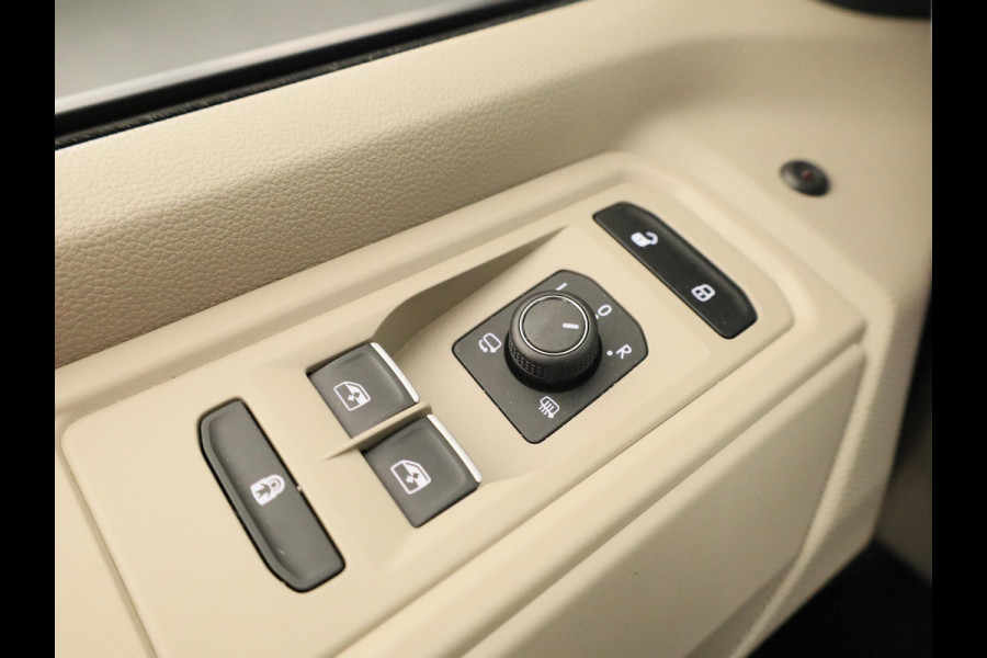 Volkswagen Multivan 1.5 eHybrid L2 Bulli Edition 4Motion 245 PK PHEV | Verlengde garantie | Trekhaak wegklapbaar | Navigatie | Camera | Stoelverwarming |