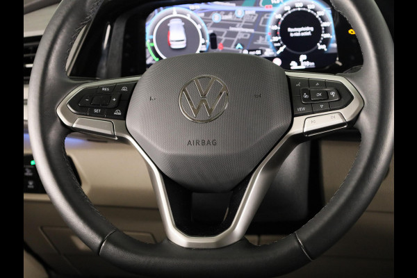 Volkswagen Multivan 1.5 eHybrid L2 Bulli Edition 4Motion 245 PK PHEV | Verlengde garantie | Trekhaak wegklapbaar | Navigatie | Camera | Stoelverwarming |