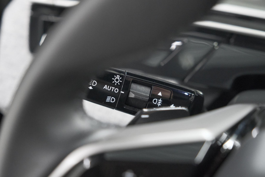 Peugeot 5008 1.2 Hybrid 136 Allure | 7 Zitplaatsen | Camera | Stoelverwarming | Navigatie