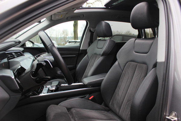Audi e-tron 50 quattro Business edition Plus 71 kWh / Panoramadak / Camera / Luchtvering / Intr.voorverwarming / Leder&Alcantara / 20'' / Navigatie / DAB / Stoelverwarming / ACC